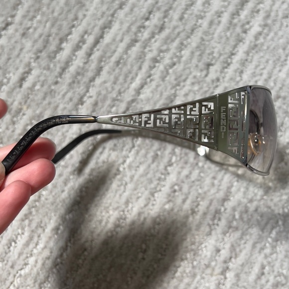 Authentic Vintage Fendi Sunglasses - Picture 4 of 4